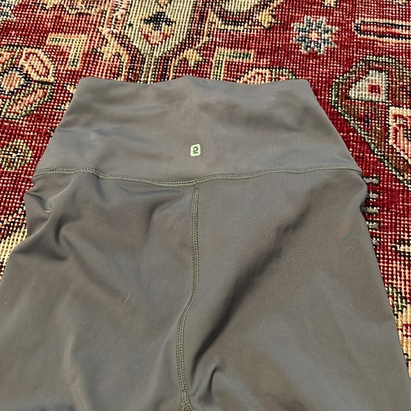 2/$30 Simons ifiv5 green high-waist leggings - Picture 3 of 8